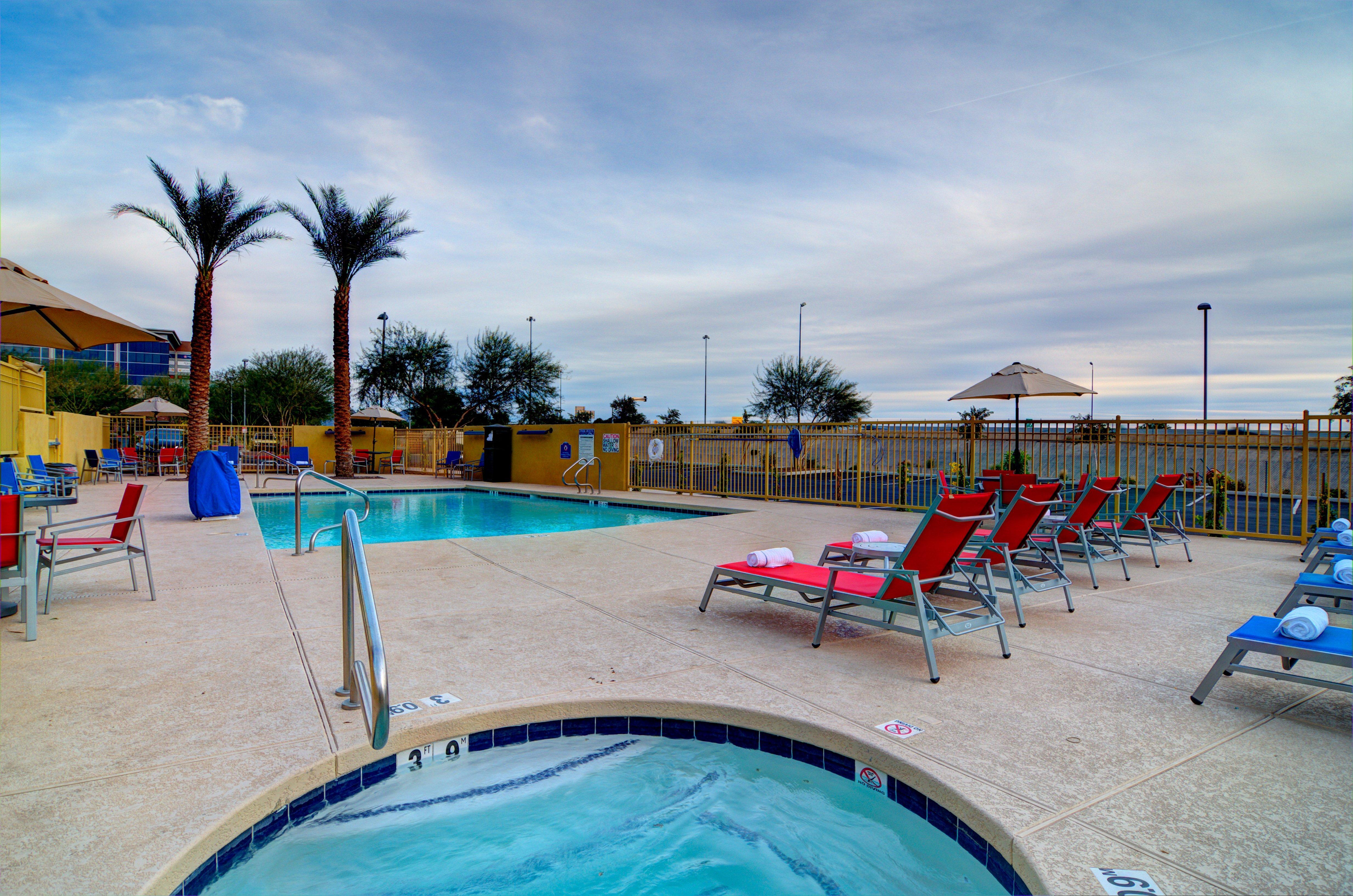 Holiday Inn Express & Suites - Phoenix North - Scottsdale By Ihg Exterior foto